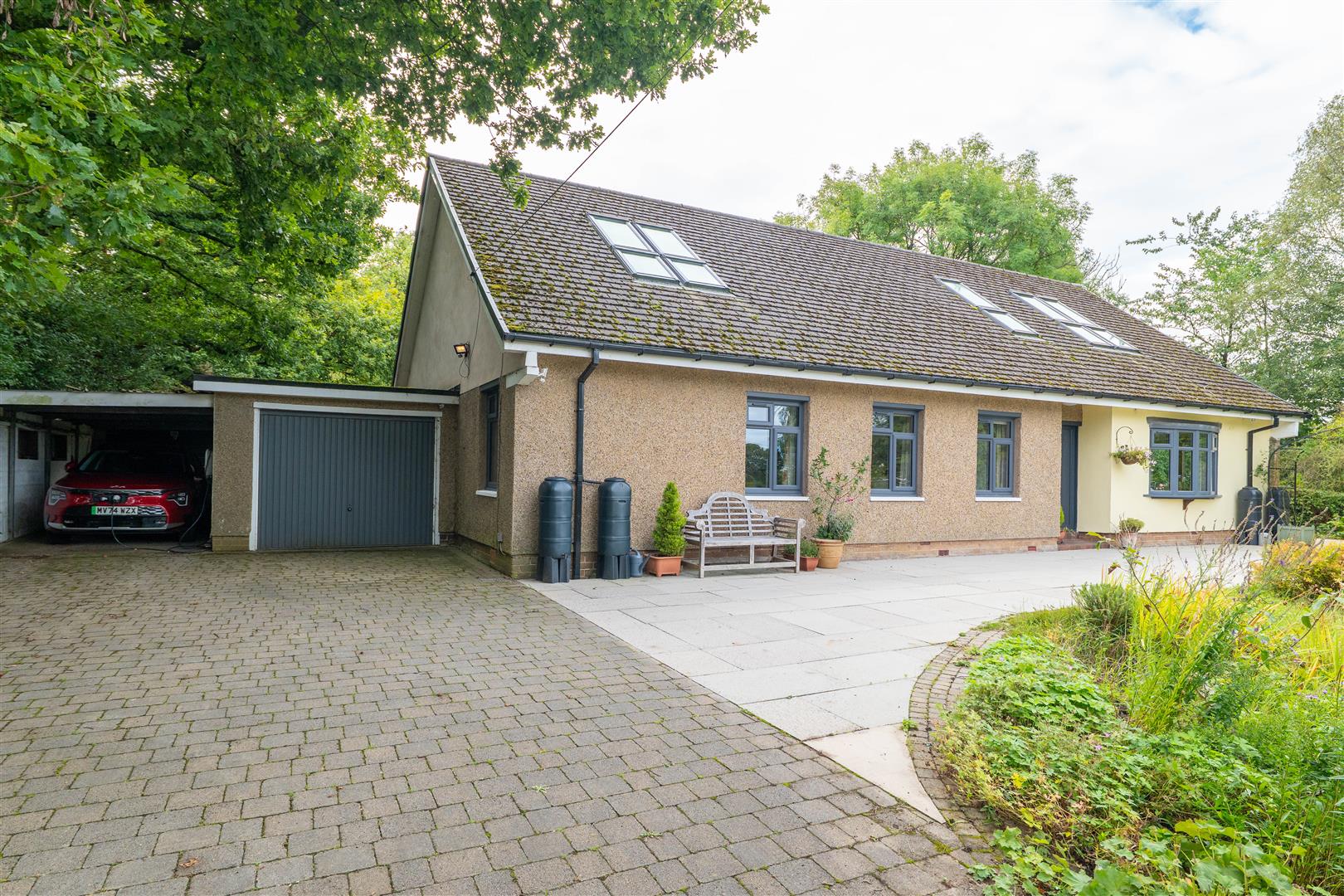 4 bed property in Blackburn Road, Chorley
